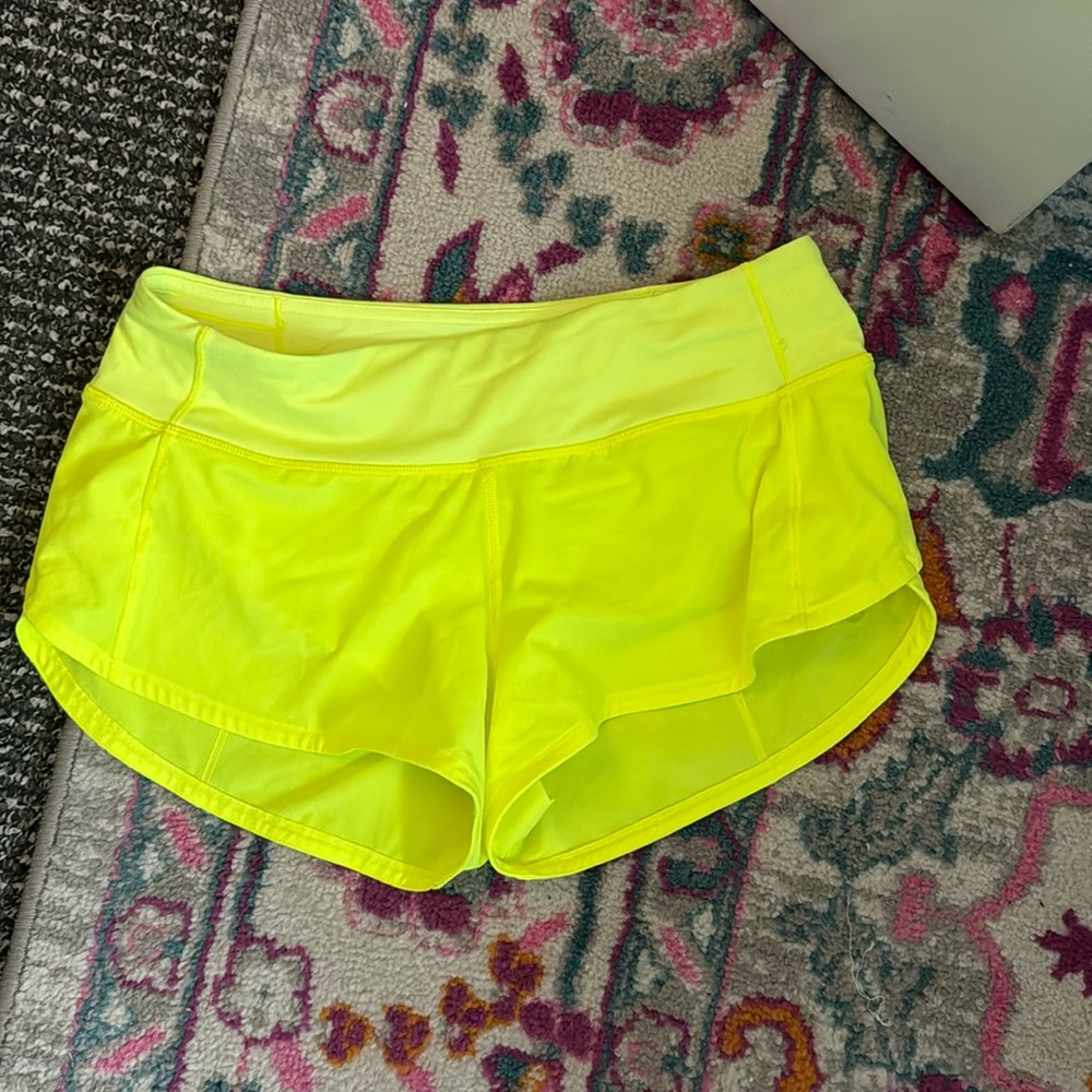 highlight yellow lulu speed up shorts